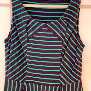 Pretty navy & Kelly green sleeveless top